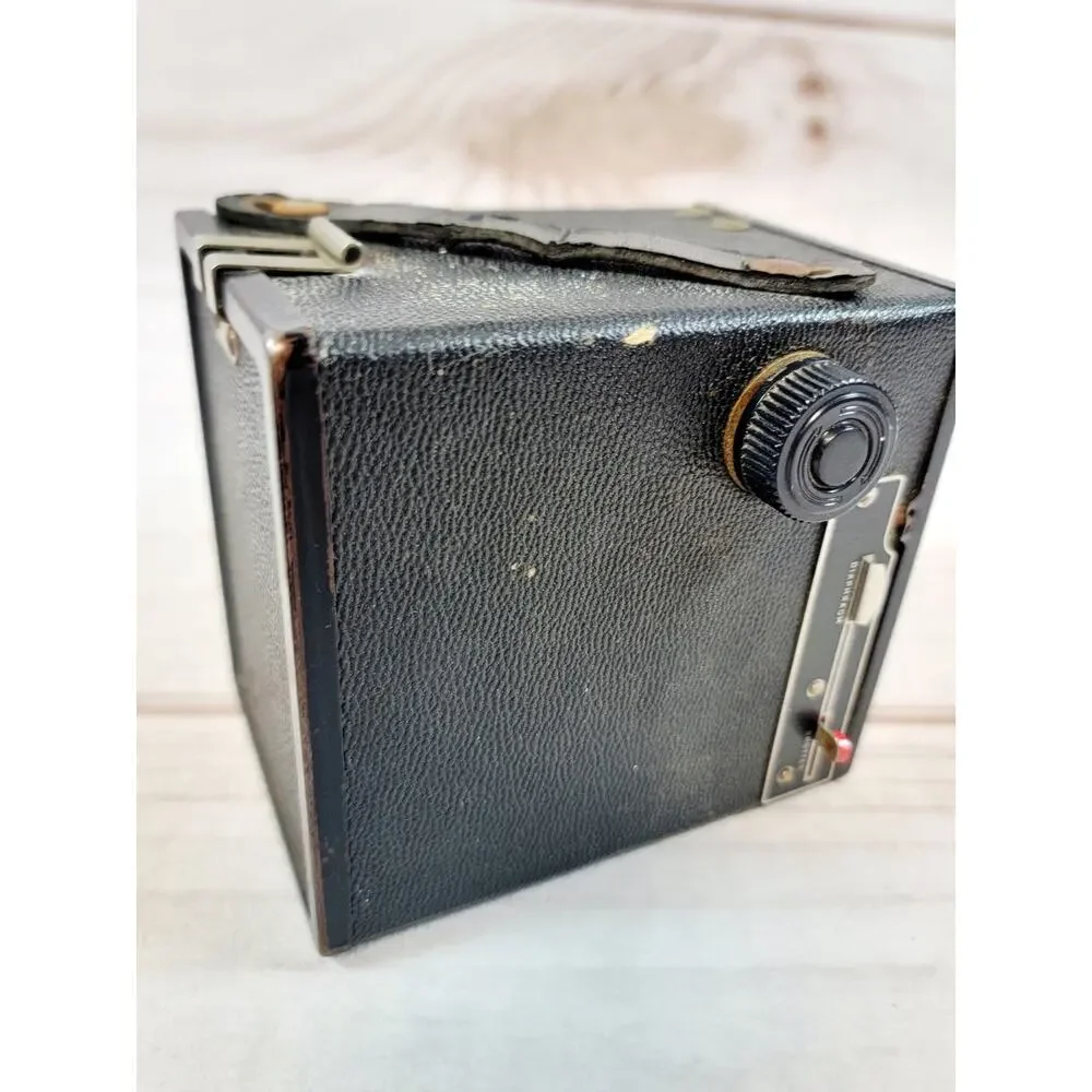 Vintage 1950s Tower 120 B2 Film Camera Flash Kit W/ Bulbs